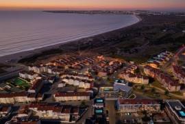 Apartamento T2 com Terraço, Junto à Praia da Consolação
