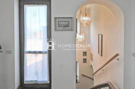 Property with breathtaking vistas