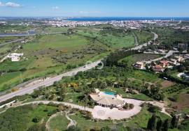 3 Bedroom Country House with Sea View – Near Lagos