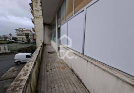 Two-front store in the center of Abraveses - Viseu