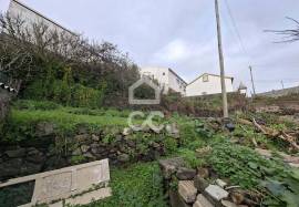 Two-Storey Property (Apartment + Café) with Sea View in Terreiro – São Mateus