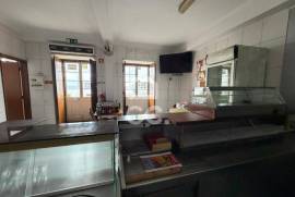 Two-Storey Property (Apartment + Café) with Sea View in Terreiro – São Mateus