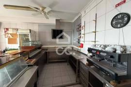 Two-Storey Property (Apartment + Café) with Sea View in Terreiro – São Mateus