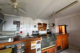 Two-Storey Property (Apartment + Café) with Sea View in Terreiro – São Mateus