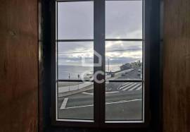 Two-Storey Property (Apartment + Café) with Sea View in Terreiro – São Mateus