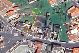 Two-Storey Property (Apartment + Café) with Sea View in Terreiro – São Mateus