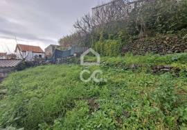 Two-Storey Property (Apartment + Café) with Sea View in Terreiro – São Mateus