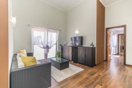 Elegant and Spacious 5-Bedroom Villa in Quarteira, Central Algarve