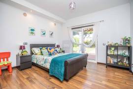Elegant and Spacious 5-Bedroom Villa in Quarteira, Central Algarve