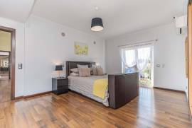 Elegant and Spacious 5-Bedroom Villa in Quarteira, Central Algarve