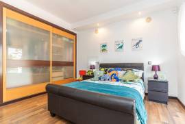 Elegant and Spacious 5-Bedroom Villa in Quarteira, Central Algarve