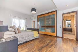 Elegant and Spacious 5-Bedroom Villa in Quarteira, Central Algarve