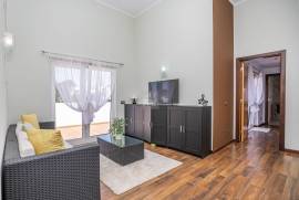 Elegant and Spacious 5-Bedroom Villa in Quarteira, Central Algarve