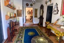 MANOR HOUSE IN TORREMOCHA (CÁCERES) – 555 M², PATIO, WINE CELLAR AND ELEVATOR