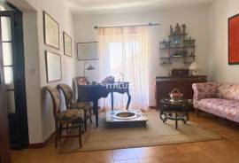 MANOR HOUSE IN TORREMOCHA (CÁCERES) – 555 M², PATIO, WINE CELLAR AND ELEVATOR