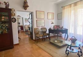 MANOR HOUSE IN TORREMOCHA (CÁCERES) – 555 M², PATIO, WINE CELLAR AND ELEVATOR