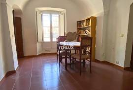 MANOR HOUSE IN TORREMOCHA (CÁCERES) – 555 M², PATIO, WINE CELLAR AND ELEVATOR