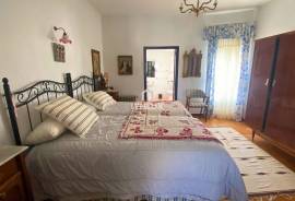MANOR HOUSE IN TORREMOCHA (CÁCERES) – 555 M², PATIO, WINE CELLAR AND ELEVATOR