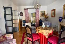 MANOR HOUSE IN TORREMOCHA (CÁCERES) – 555 M², PATIO, WINE CELLAR AND ELEVATOR