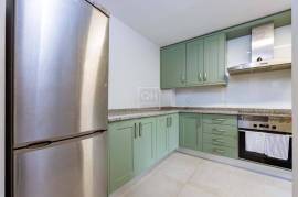 Fantastic fully renovated 3+1 bedroom townhouse in the prestigious Vila Sol golf resort.