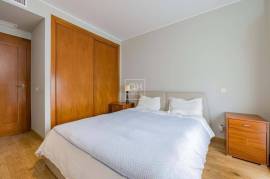 Fantastic fully renovated 3+1 bedroom townhouse in the prestigious Vila Sol golf resort.