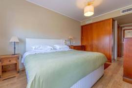 Fantastic fully renovated 3+1 bedroom townhouse in the prestigious Vila Sol golf resort.
