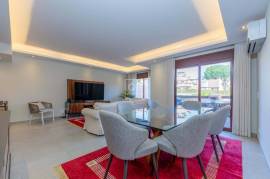 Fantastic fully renovated 3+1 bedroom townhouse in the prestigious Vila Sol golf resort.