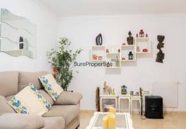 Village house with 4 bedrooms and terrace in Algarrobo village.