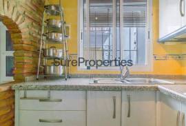 Village house with 4 bedrooms and terrace in Algarrobo village.