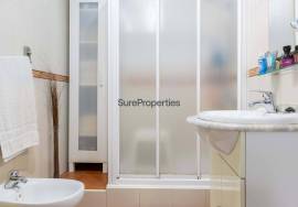 Village house with 4 bedrooms and terrace in Algarrobo village.