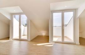 3-Bedroom Duplex Apartment, Fully Renovated, in the Historic Centre of Cascais