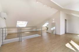 3-Bedroom Duplex Apartment, Fully Renovated, in the Historic Centre of Cascais