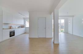 3-Bedroom Duplex Apartment, Fully Renovated, in the Historic Centre of Cascais