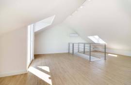 3-Bedroom Duplex Apartment, Fully Renovated, in the Historic Centre of Cascais