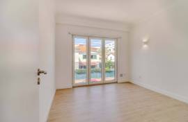 3-Bedroom Duplex Apartment, Fully Renovated, in the Historic Centre of Cascais