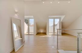 3-Bedroom Duplex Apartment, Fully Renovated, in the Historic Centre of Cascais