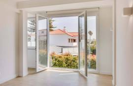 3-Bedroom Duplex Apartment, Fully Renovated, in the Historic Centre of Cascais