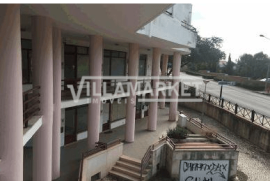 Stall shop with 57 m2 consisting of 2 floors located in Santiago do Cacém