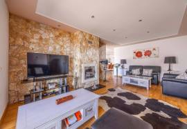 4+3 Bedroom Villa with Pool, Basement Apartment and Sea View for Sale in Olhão, Algarve
