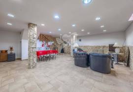 4+3 Bedroom Villa with Pool, Basement Apartment and Sea View for Sale in Olhão, Algarve