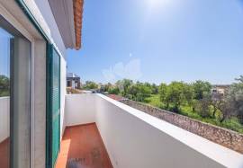 4+3 Bedroom Villa with Pool, Basement Apartment and Sea View for Sale in Olhão, Algarve