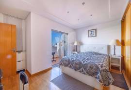 4+3 Bedroom Villa with Pool, Basement Apartment and Sea View for Sale in Olhão, Algarve