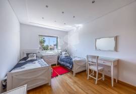 4+3 Bedroom Villa with Pool, Basement Apartment and Sea View for Sale in Olhão, Algarve
