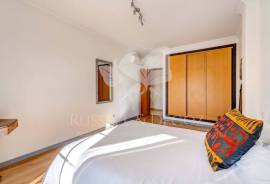 Light and airy Two bedroom apartment with interior parking, central Moncarapacho. Light and airy Two bedroom apartment with interior parking, central Moncarapacho.