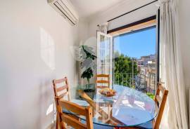 Light and airy Two bedroom apartment with interior parking, central Moncarapacho. Light and airy Two bedroom apartment with interior parking, central Moncarapacho.