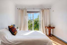 Light and airy Two bedroom apartment with interior parking, central Moncarapacho. Light and airy Two bedroom apartment with interior parking, central Moncarapacho.