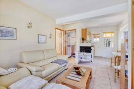 Beautiful 3+ bedroom villa with pool, guest annex,  double garage, lake, fab sea views, garden house. Moncarapacho