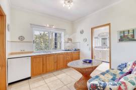 Beautiful 3+ bedroom villa with pool, guest annex,  double garage, lake, fab sea views, garden house. Moncarapacho