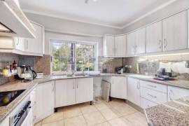 Beautiful 3+ bedroom villa with pool, guest annex,  double garage, lake, fab sea views, garden house. Moncarapacho