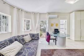 Beautiful 3+ bedroom villa with pool, guest annex,  double garage, lake, fab sea views, garden house. Moncarapacho